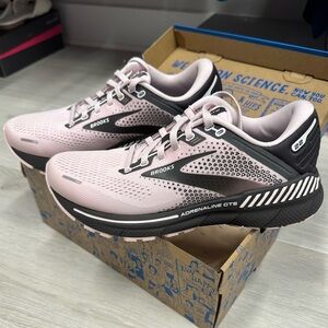 NEW Brooks Pink Adrenaline GTS Running Shoes